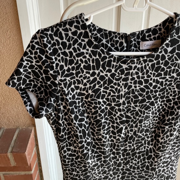 Calvin Klein Black and White Fit and Flare Midi Dress - Picture 3 of 6